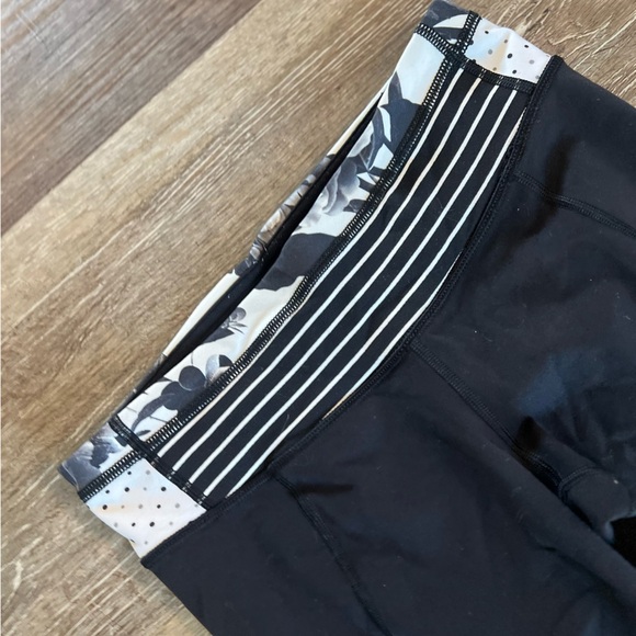 Lululemon Gather And Crow Crop Pants Slit Back Black Quilt Winter Pattern - Picture 10 of 10